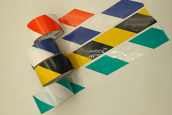 హెచ్చరిక టేప్: పబ్లిక్ మరియు వర్కర్ భద్రత కోసం కీలకమైన విజువల్ గార్డ్